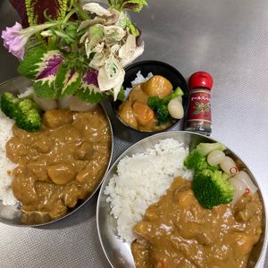 そら・ゆずの作ってみた!投稿(懐かしの🍛昭和の給食カレー🐄牛乳でまろやか)
