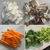 【野菜たっぷり餃子スープ】冷凍餃子活用で助かる♪具沢山汁ものの下準備