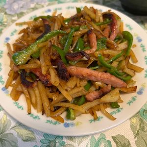ちいさんの作ってみた!投稿(じゃがいもとピーマンのオイスター炒め│ごはんが進む10分副菜)