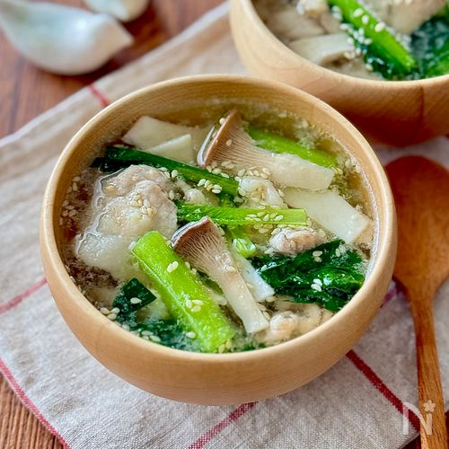 食べ応え抜群♩豚肉と小松菜のおかずスープ
