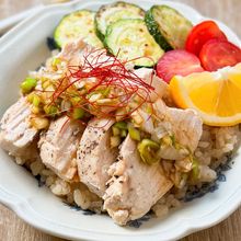 夏野菜と食べる♩【炊飯器カオマンガイ】