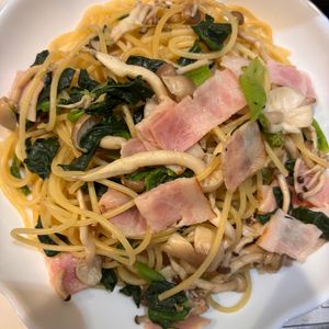 イトマルの作ってみた!投稿(簡単！『ほうれん草とベーコンとしめじの醤油パスタ』)
