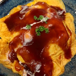 ぐ〜たら子の作ってみた!投稿(【とろたまのっけオムライス】簡単デミソースで褒められご飯♪)