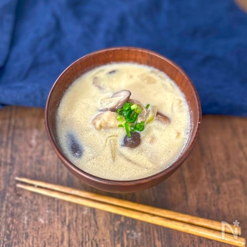 【普通の味噌汁に飽きたらコレ！】鶏と豆乳の味噌汁