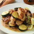 夏のメインに！鶏肉とズッキーニのうま塩レモンガーリックソテー