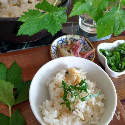生姜とアサリの炊き込みご飯