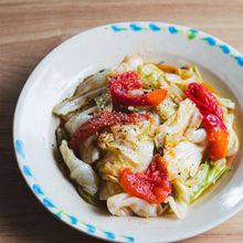 野菜を食べる日。キャベツの夏味炒め。