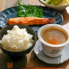 下味冷凍でいつでも美味しい♪鮭の味噌漬けとぽかぽかしょうがスープ