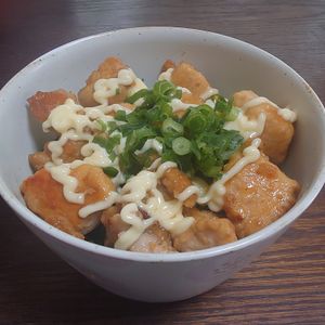 オレンジの作ってみた!投稿(【しっとり鶏胸肉で絶品✨】照りマヨチキン丼)