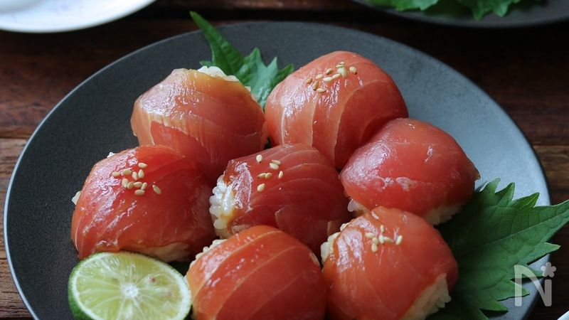 ごま油香る 漬けマグロの手毬寿司 By 栁川かおり レシピサイト Nadia ナディア プロの料理家のおいしいレシピ