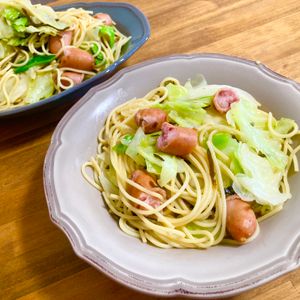 ゆかりの作ってみた!投稿(包丁不要ズボラで絶品！キャベツとウインナーの塩昆布バタースパ)