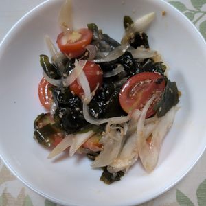 KUMIKOの作ってみた!投稿(トマトとわかめの胡麻ぽん和え│10分で完成！火を使わない副菜)