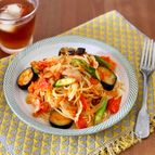 なすとアスパラとベーコンのトマトソースパスタ