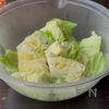 【福岡焼き鳥屋風春キャベツと鶏皮のうまタレ和え】節約の工程2