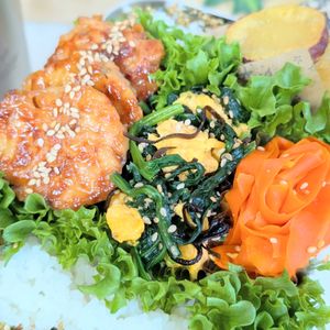 AYANO.•*¨*•.☆の作ってみた!投稿(炒り卵とほうれん草の《塩こんぶ♡パワーサラダ》)