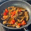 【牛肉とトマトのにんにく醤油炒め】パパッと10分！夏おかず♪の工程2