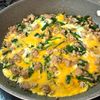 【にらそぼろのとろたま丼】フライパンひとつでパパっと!の工程4