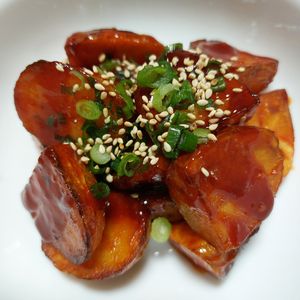 よっこの作ってみた!投稿(【新じゃがの韓国風煮っころがし】材料一つ！レンジで簡単！)