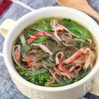 包丁要らず！ちぎりレタスとカニカマの中華風春雨スープ