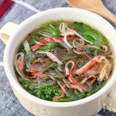 包丁要らず!ちぎりレタスとカニカマの中華風春雨スープ