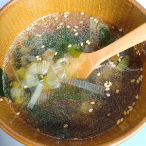 ゆみの作ってみた!投稿(焦がしネギとわかめのピリ辛♡中華スープ【#簡単#水戻し不要】)