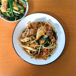 かおちゃんの作ってみた!投稿(裏ワザで激うま！【しめじ入り豚キムチ】包丁なしで簡単！絶品！)