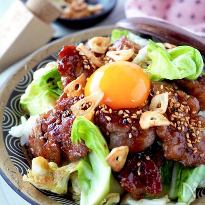 【男子が大好き】カリカリ豚とキャベツの韓国風スタミナ丼