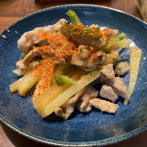 ハチの作ってみた!投稿(もう市販には頼らん！豚こま肉で作る「チンジャオロース」)