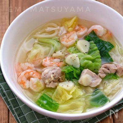 ＊キャベツと鶏肉とむき海老のにんにく旨塩うどん＊