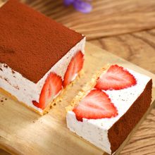 ホワイトチョコとアールグレイの【いちごムースケーキ】