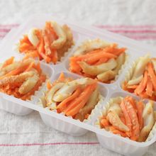【冷凍作り置き】にんじんとちくわのごま味噌炒め
