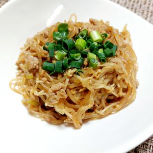 よっこの作ってみた!投稿(えのきとしらたきで腸活《止まらない♡麻婆炒め》)
