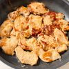 〖しっとりやわらか〗鶏むね肉のマヨぽん焼き！ご飯が進むの工程3