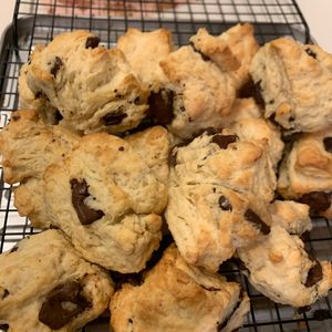 ぐ〜たら子の作ってみた!投稿(簡単！混ぜて焼くだけ！【チョコスコーン】)