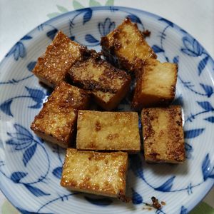 KUMIKOの作ってみた!投稿(焼くだけ！厚揚げの甘辛ごま生姜焼き｜副菜や作り置きに♪)