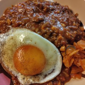 かめちゃん🐢の作ってみた!投稿(玉ねぎ切るだけ！煮込み10分【トマトカレー】)