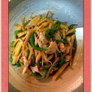 チョロリスの作ってみた!投稿(ご飯が進む♡『彩り青椒肉絲』)