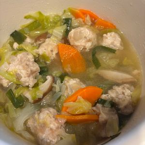 Michamiの作ってみた!投稿(【キャベツと鶏だんごの塩スープ煮】煮込み5分でほっこり♪)