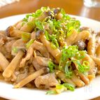 〖レンジで簡単〗豚こまとしめじのバタポン！ご飯が進む