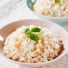 白だしで作る【カニ缶の炊き込みご飯】