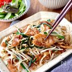 材料3つ！カリカリ豚とニラもやしのオイスター炒め