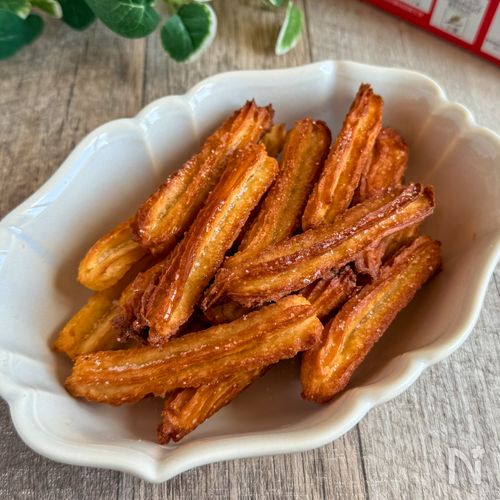 カリもち食感♪カヌレチュロス