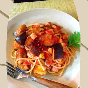 チョロリスの作ってみた!投稿(【なすとベーコンのピリ辛トマトパスタ】カフェ風簡単ごはん♪)
