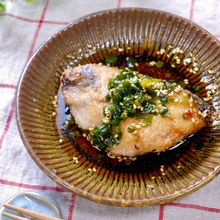 お魚レパートリーに♡絶品！『こんがりぶりの簡単香味だれがけ』
