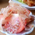 〈チーズおかかトマト〉1分で完成！乗せるだけ簡単副菜！
