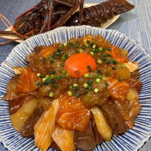 楽ラク手抜キッチン🐶🐾の作ってみた!投稿(包丁も火も使わない！刺身の切り身でパパっとポキ丼)