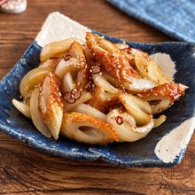 材料2つでパパッと!【ちくわと玉ねぎの甘辛焼き】