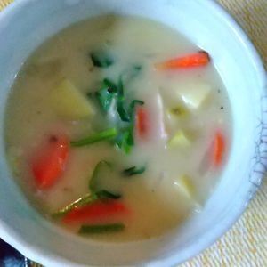 チョロリスの作ってみた!投稿(【スープ代わりのとろっとミニシチュー】ルウ不要♡満足感UP♪)