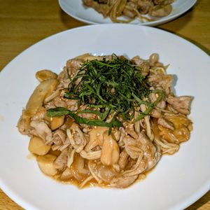 joe sanの作ってみた!投稿(100万再生！【豚こまとえのきのオイポン炒め】)