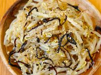 レンジで5分！【やみつき無限塩昆布もやし】胡麻油香る♩